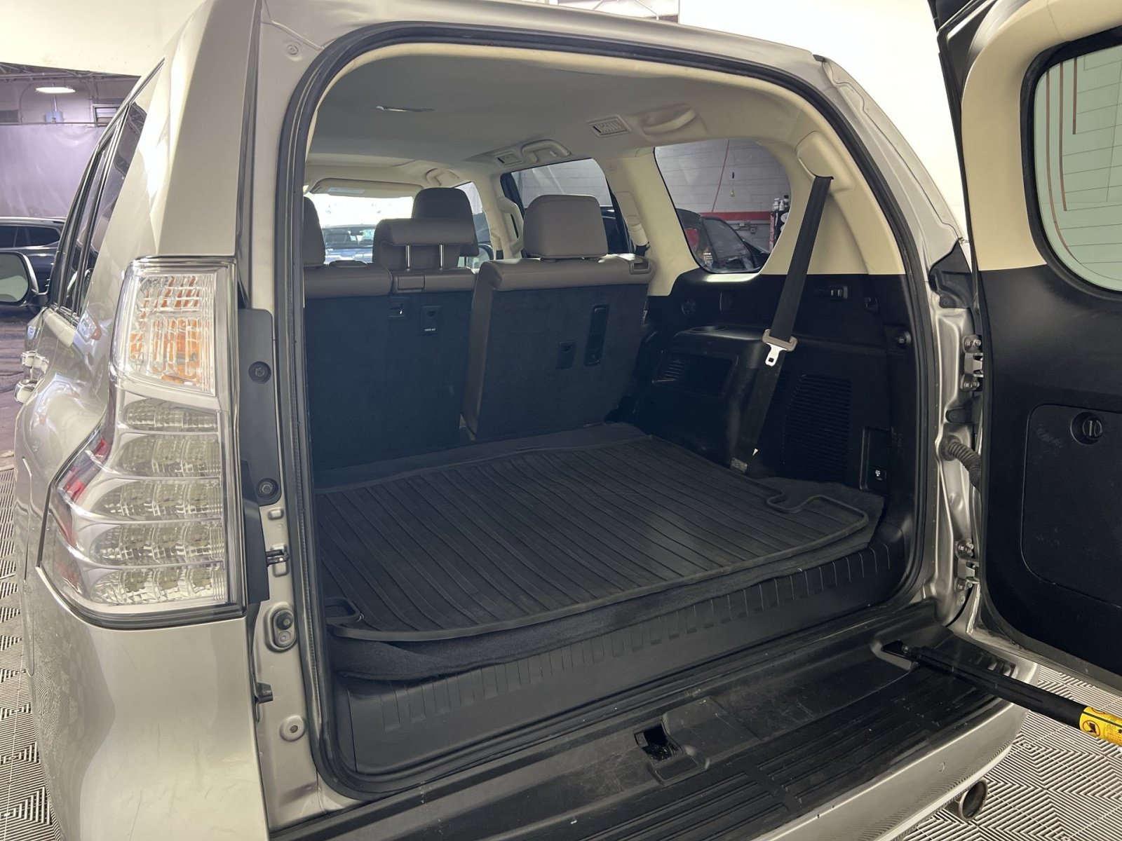 Used 2023 Lexus GX 460 Premium w/ Premium Package AWD/4WD image 26