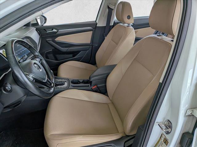 Used 2019 Volkswagen Jetta SEL w/ Cold Weather Package FWD image 15