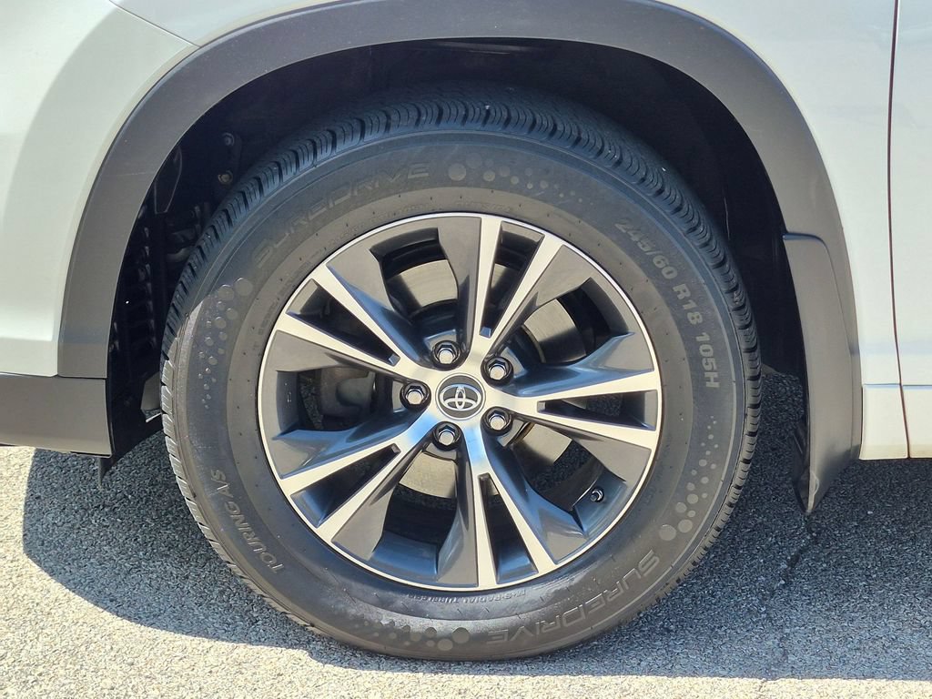 Used 2016 Toyota Highlander XLE AWD/4WD image 15