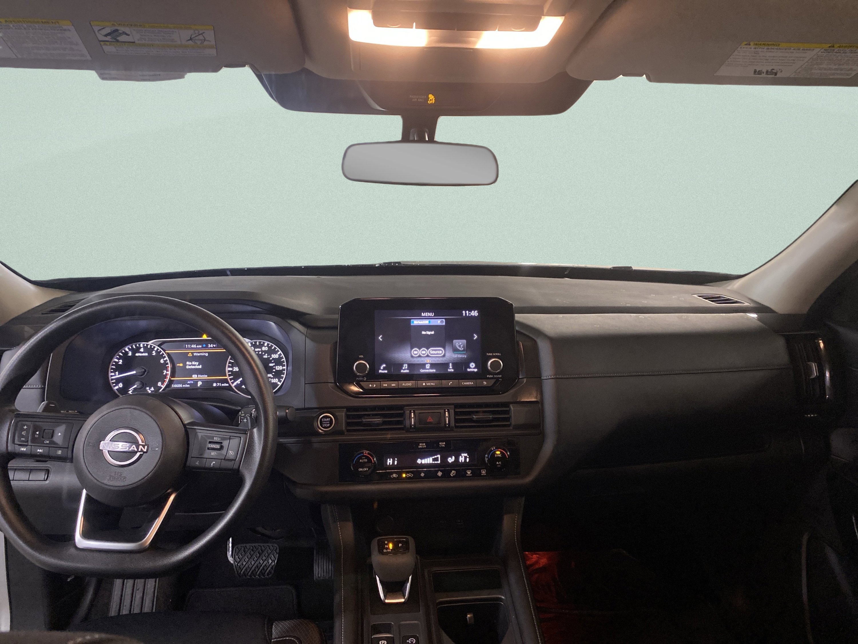 Used 2024 Nissan Pathfinder S image 16