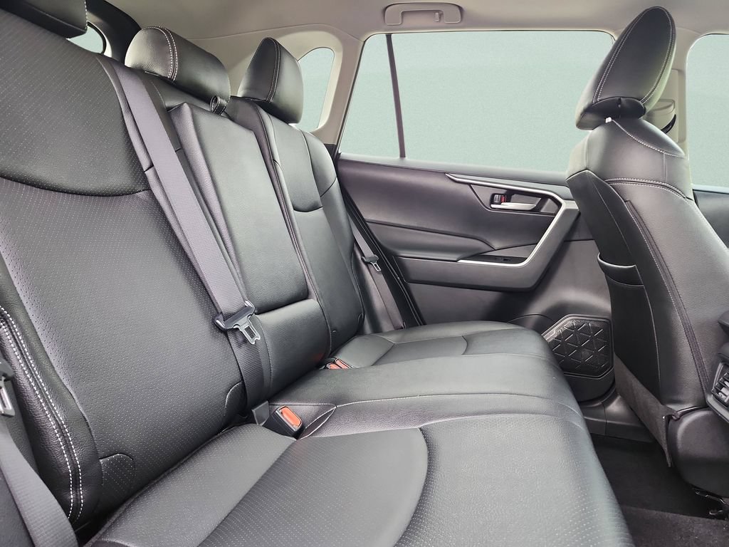 Used 2024 Toyota RAV4 XLE w/ Convenience Package FWD image 31