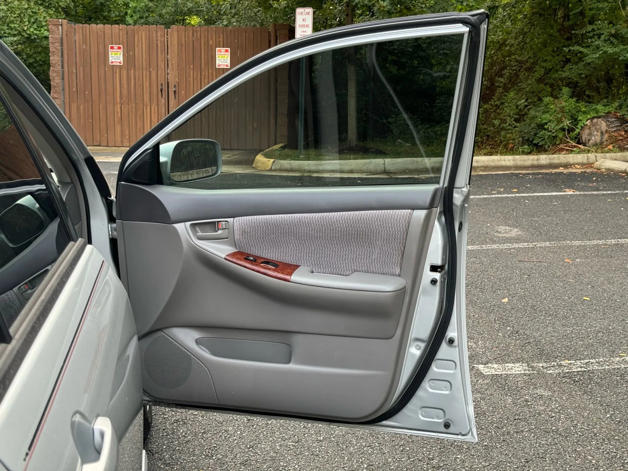 Used 2005 Toyota Corolla LE image 23