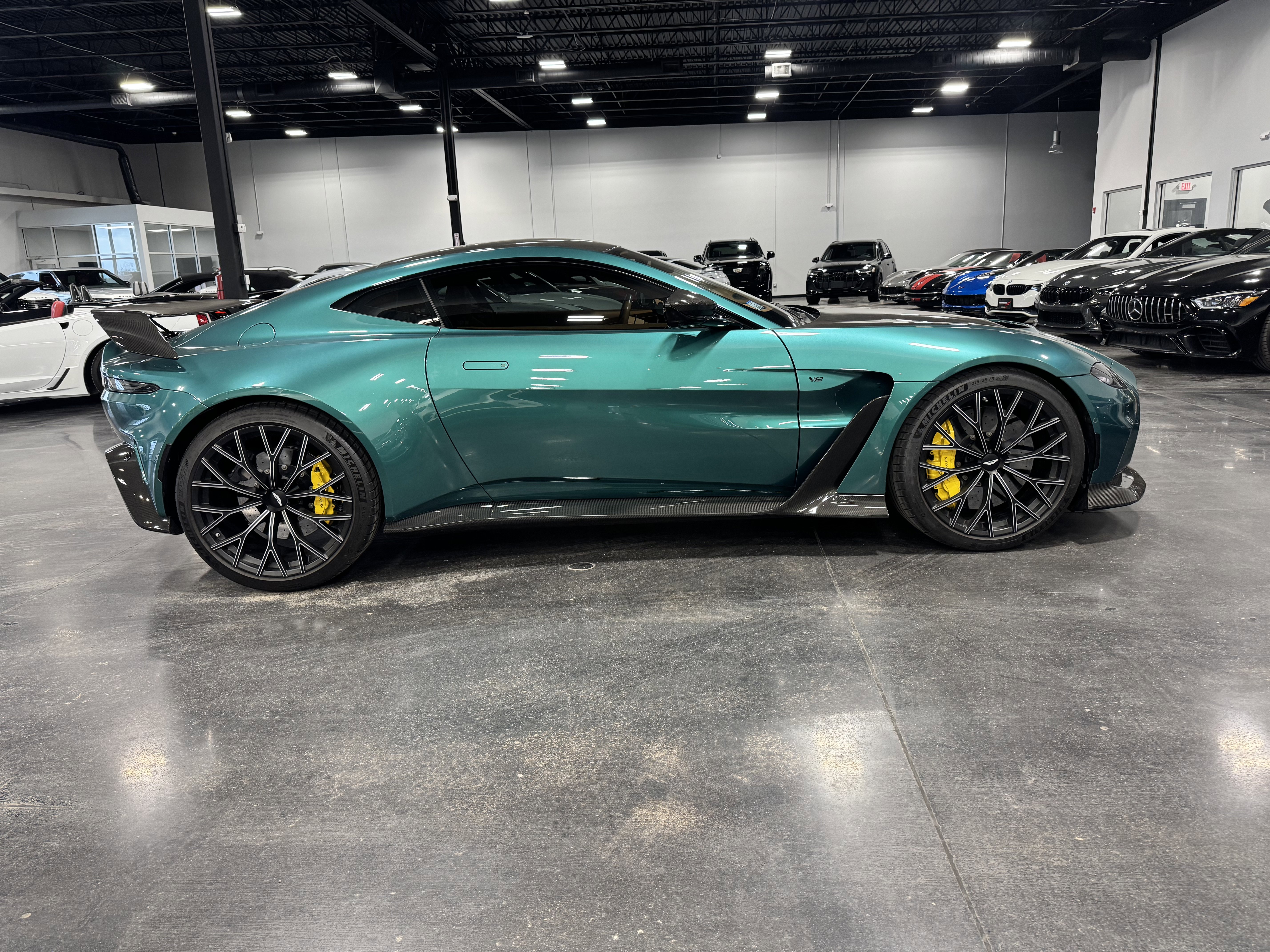 Used 2023 Aston Martin V12 Vantage V12 image 2