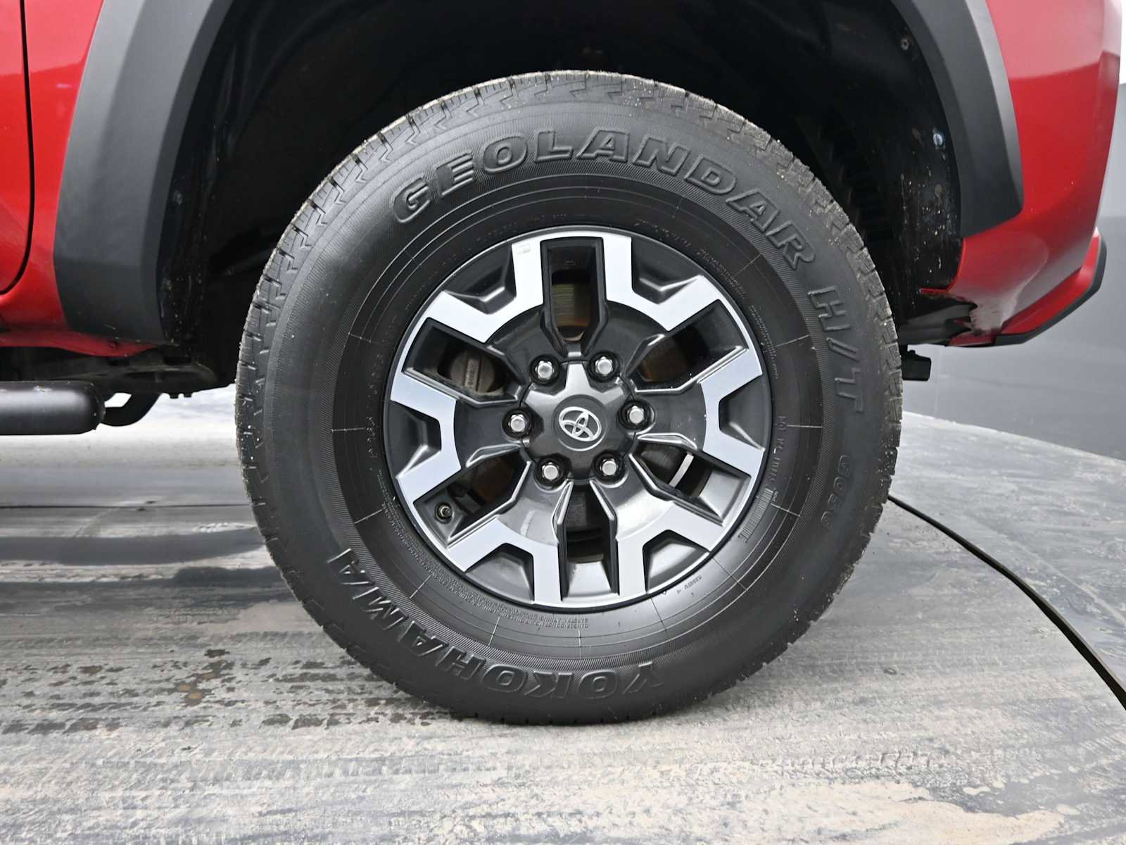 Used 2020 Toyota Tacoma TRD Off-Road image 10