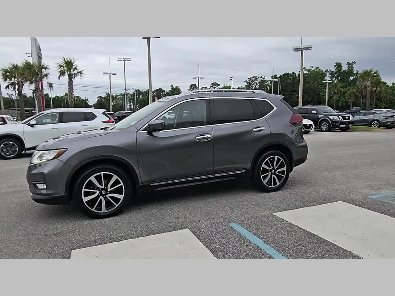 Used 2019 Nissan Rogue SL w/ Premium Package AWD/4WD image 26