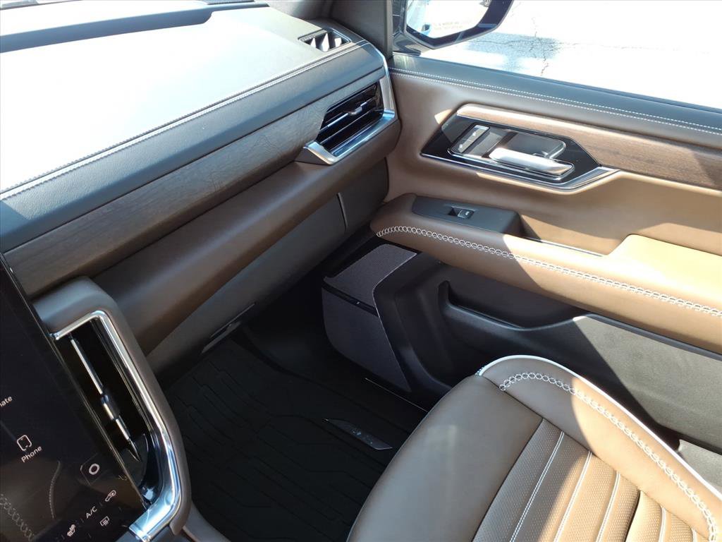 Used 2025 GMC Yukon Denali Ultimate w/ LPO, Floor Liner Package image 29