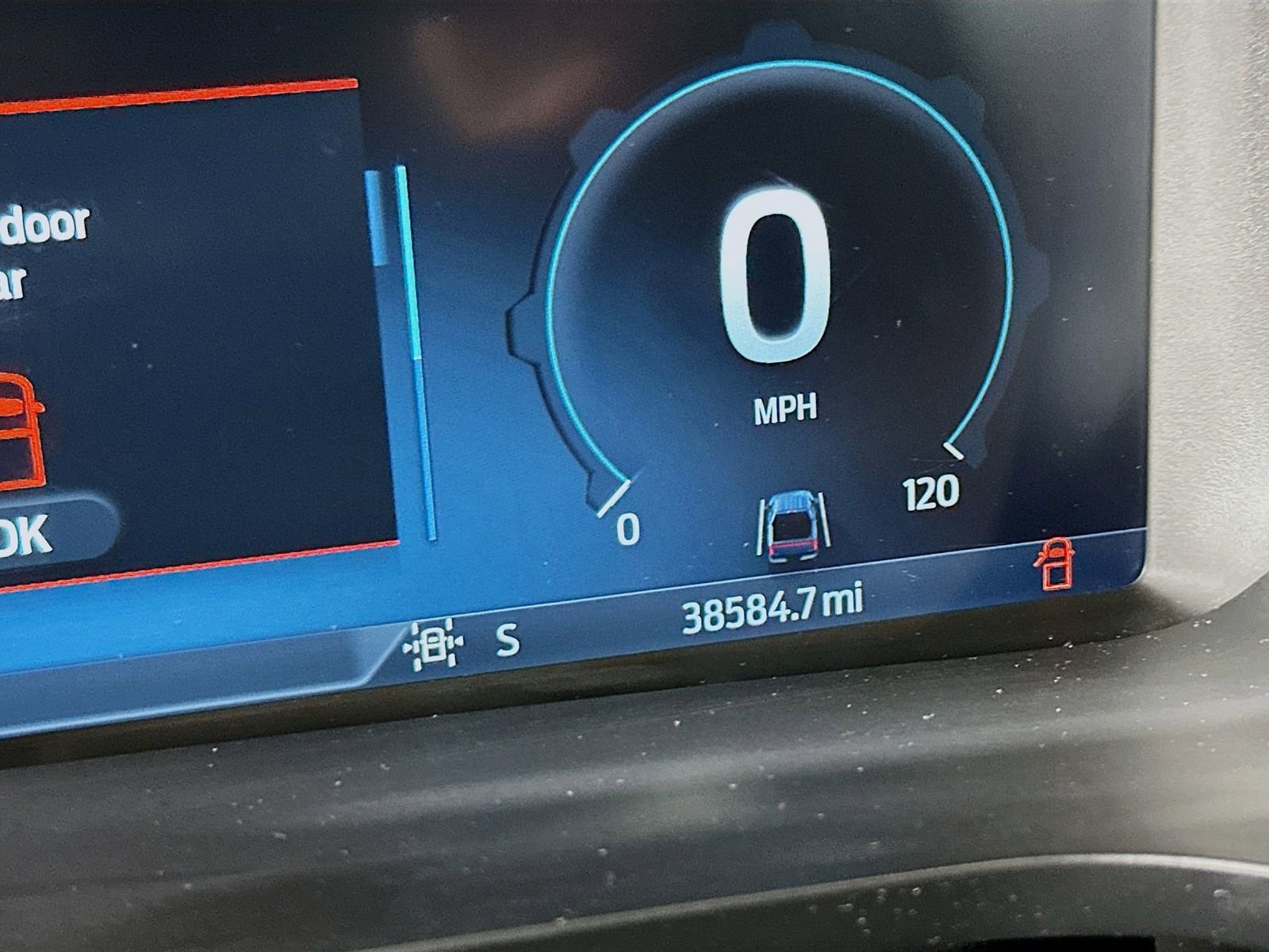 Used 2023 Ford F150 Lightning XLT AWD/4WD image 12