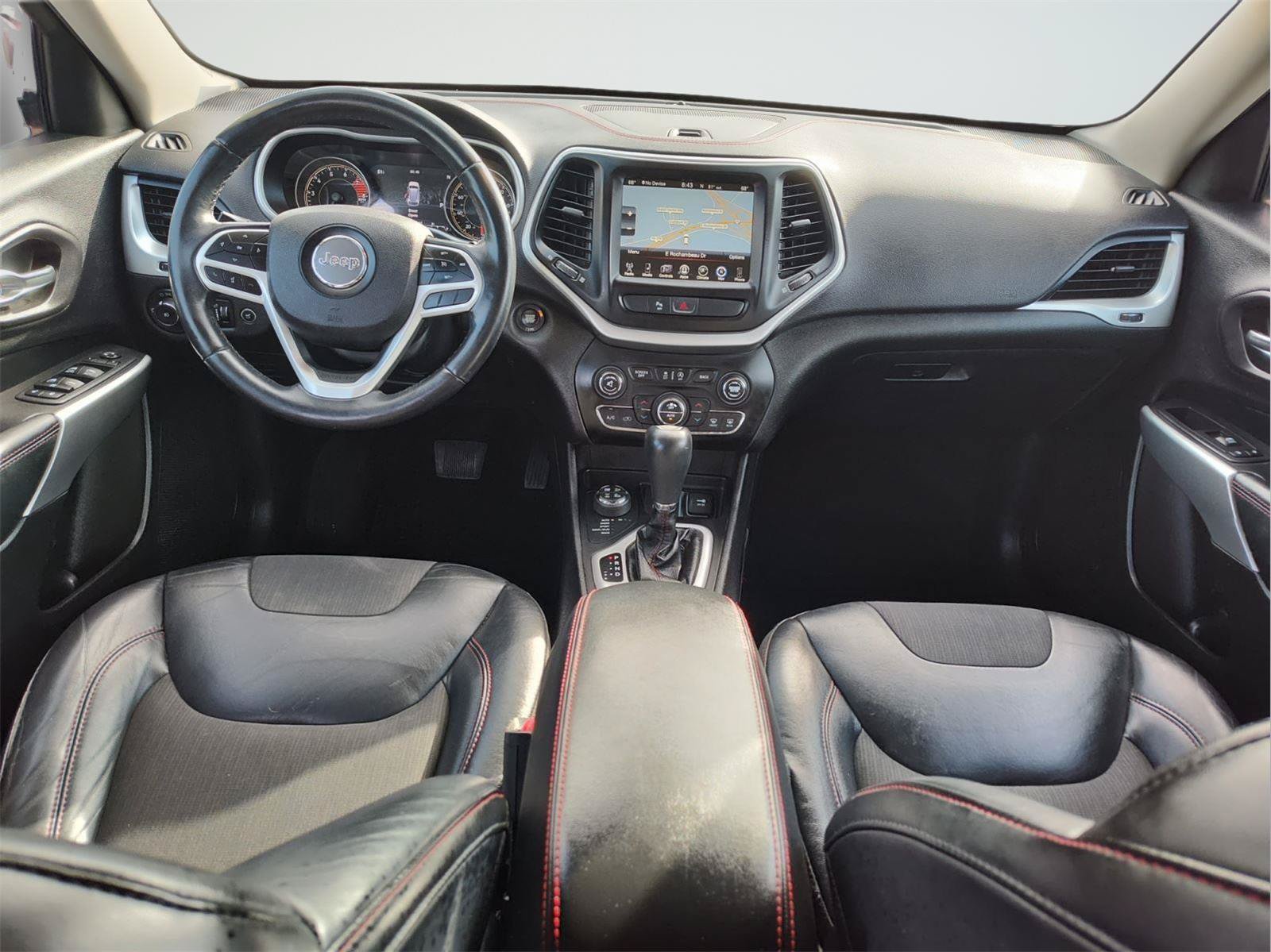 Used 2018 Jeep Cherokee Trailhawk w/ Comfort/Convenience Group AWD/4WD image 10