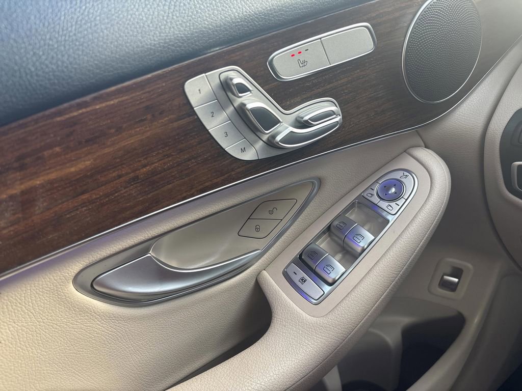 Used 2022 Mercedes-Benz GLC 300 GLC 300 image 27