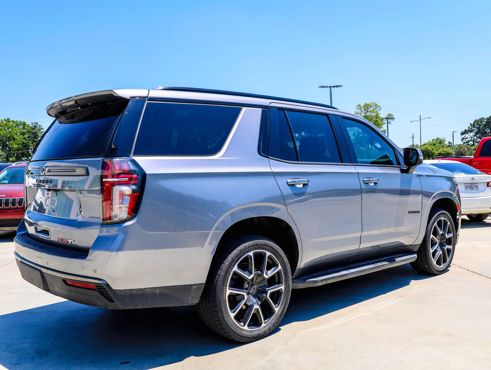Used 2022 Chevrolet Tahoe RST w/ Luxury Package RWD image 9