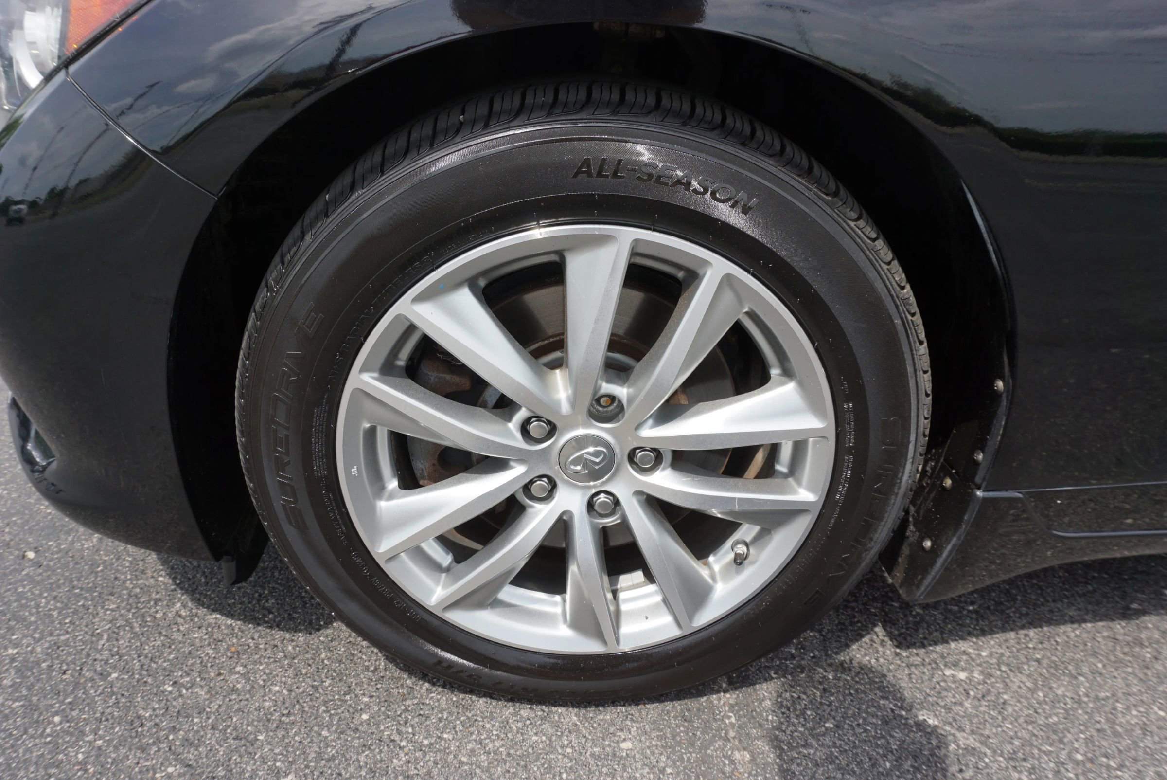 Used 2014 INFINITI Q50 2.0t w/ Moonroof Package AWD/4WD image 37