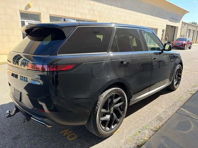 Used 2023 Land Rover Range Rover Sport SE AWD/4WD image 4