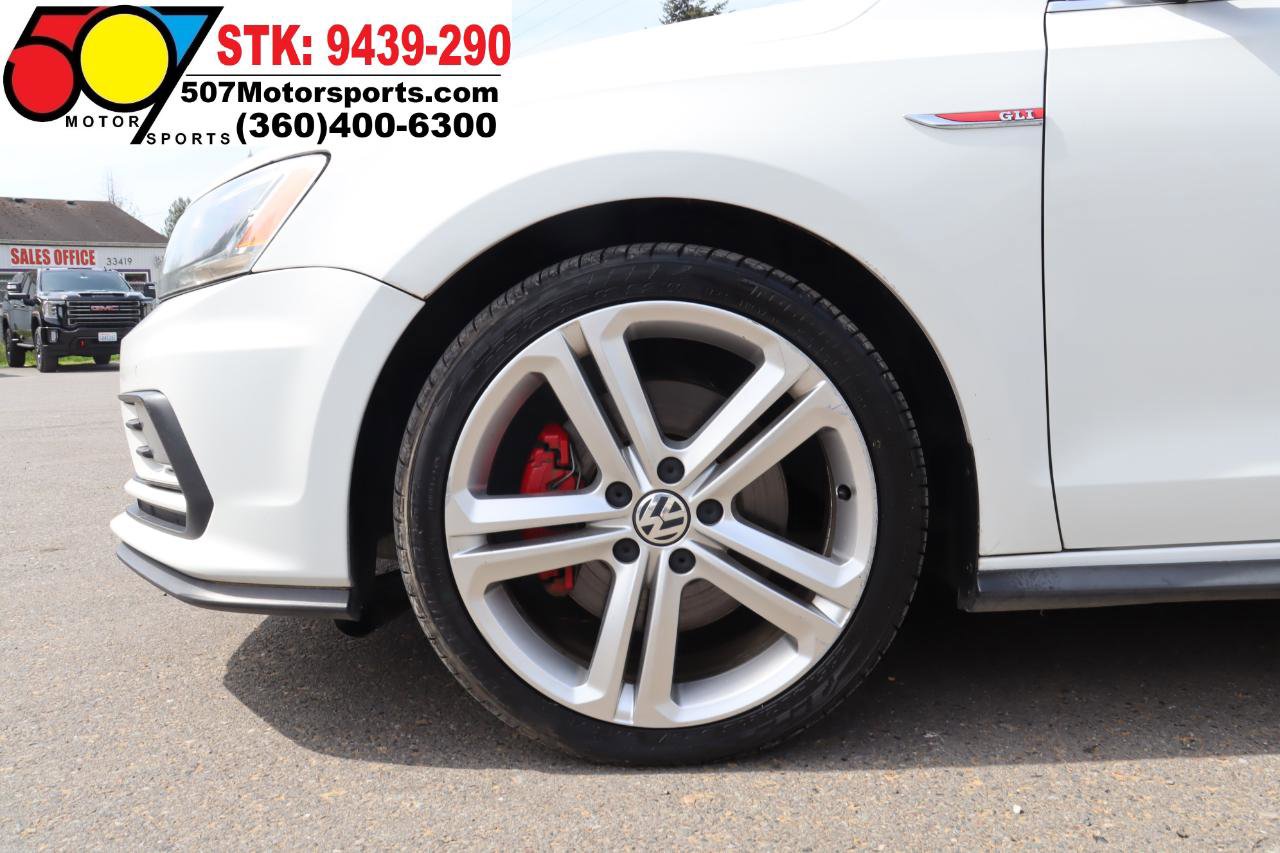 Used 2016 Volkswagen Jetta GLI SE FWD image 22