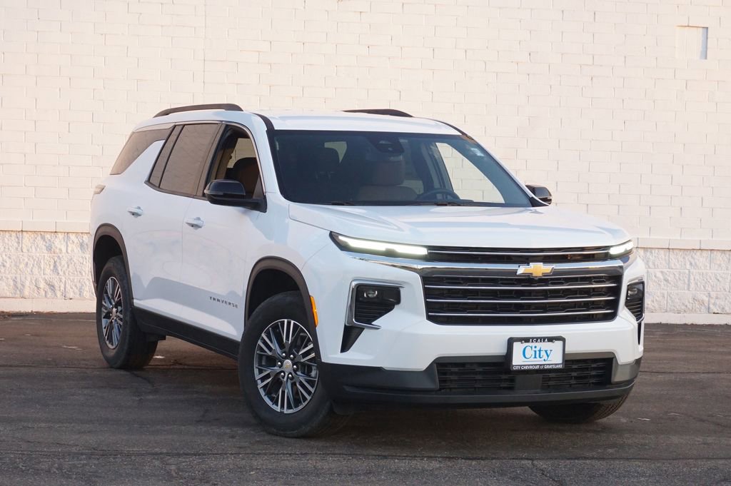 New 2026 Chevrolet Traverse LT image 2