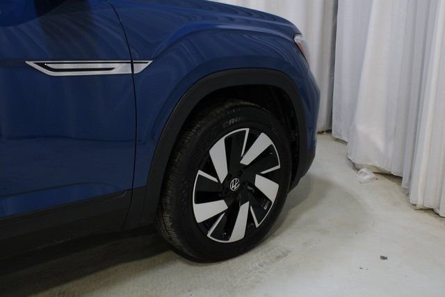 Used 2025 Volkswagen Atlas Cross Sport SE image 27