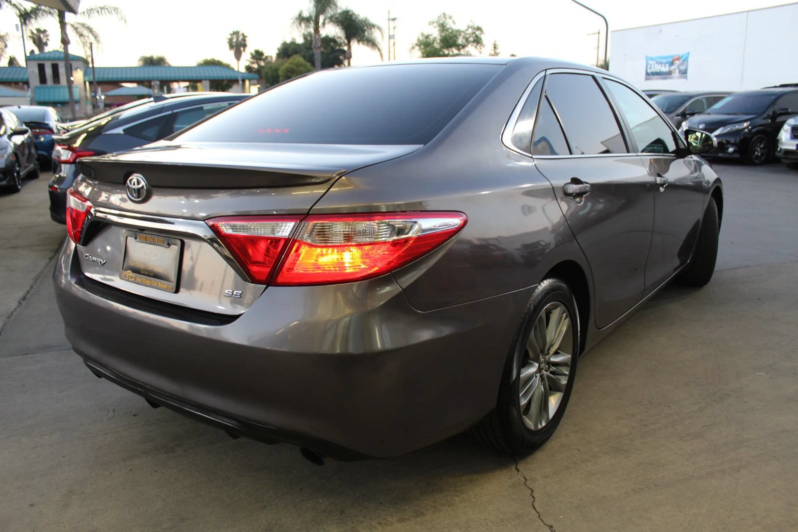 Used 2016 Toyota Camry SE FWD image 5