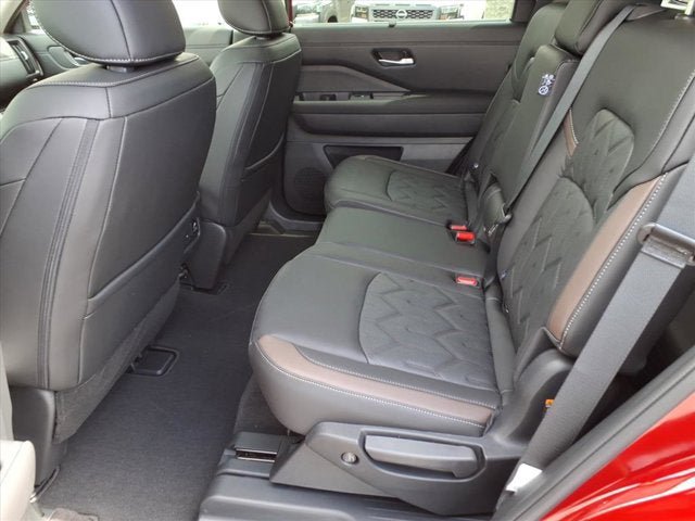 New 2026 Nissan Pathfinder Platinum w/ Cargo Package AWD/4WD image 5