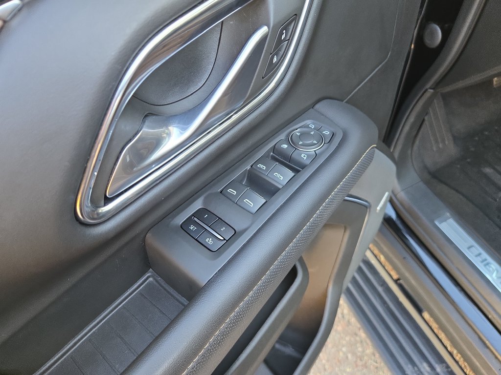 Used 2023 Chevrolet Tahoe Premier AWD/4WD image 13
