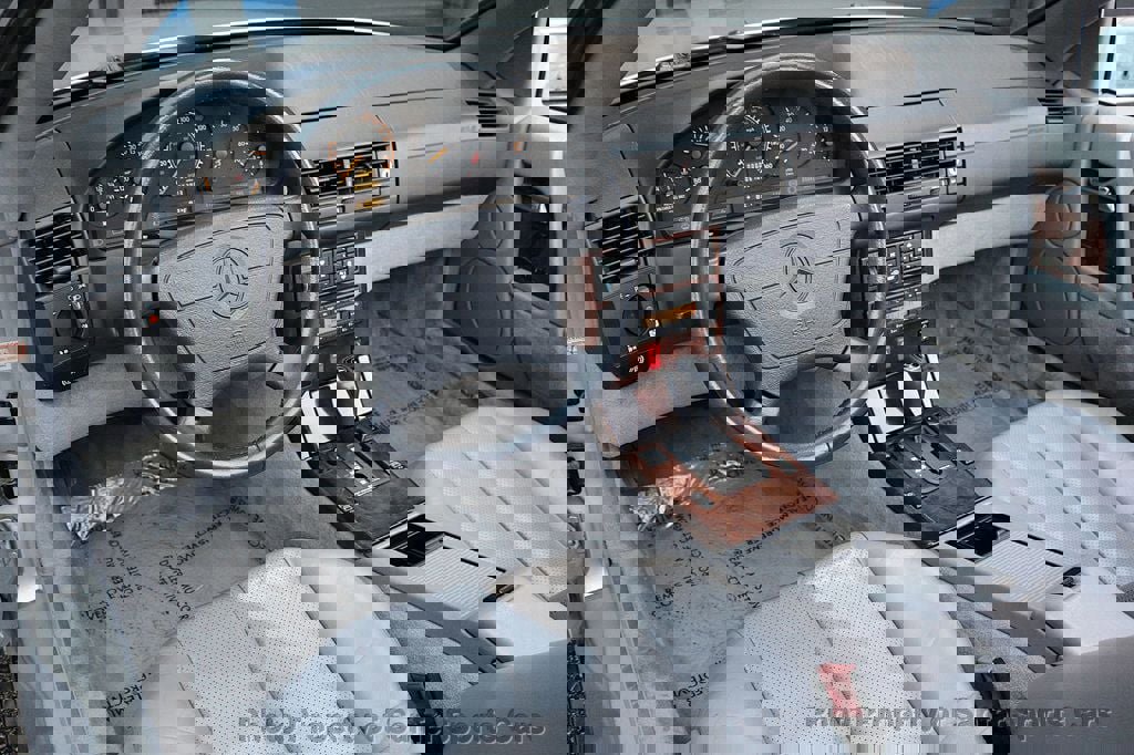 Used 1995 Mercedes-Benz SL 320 image 24