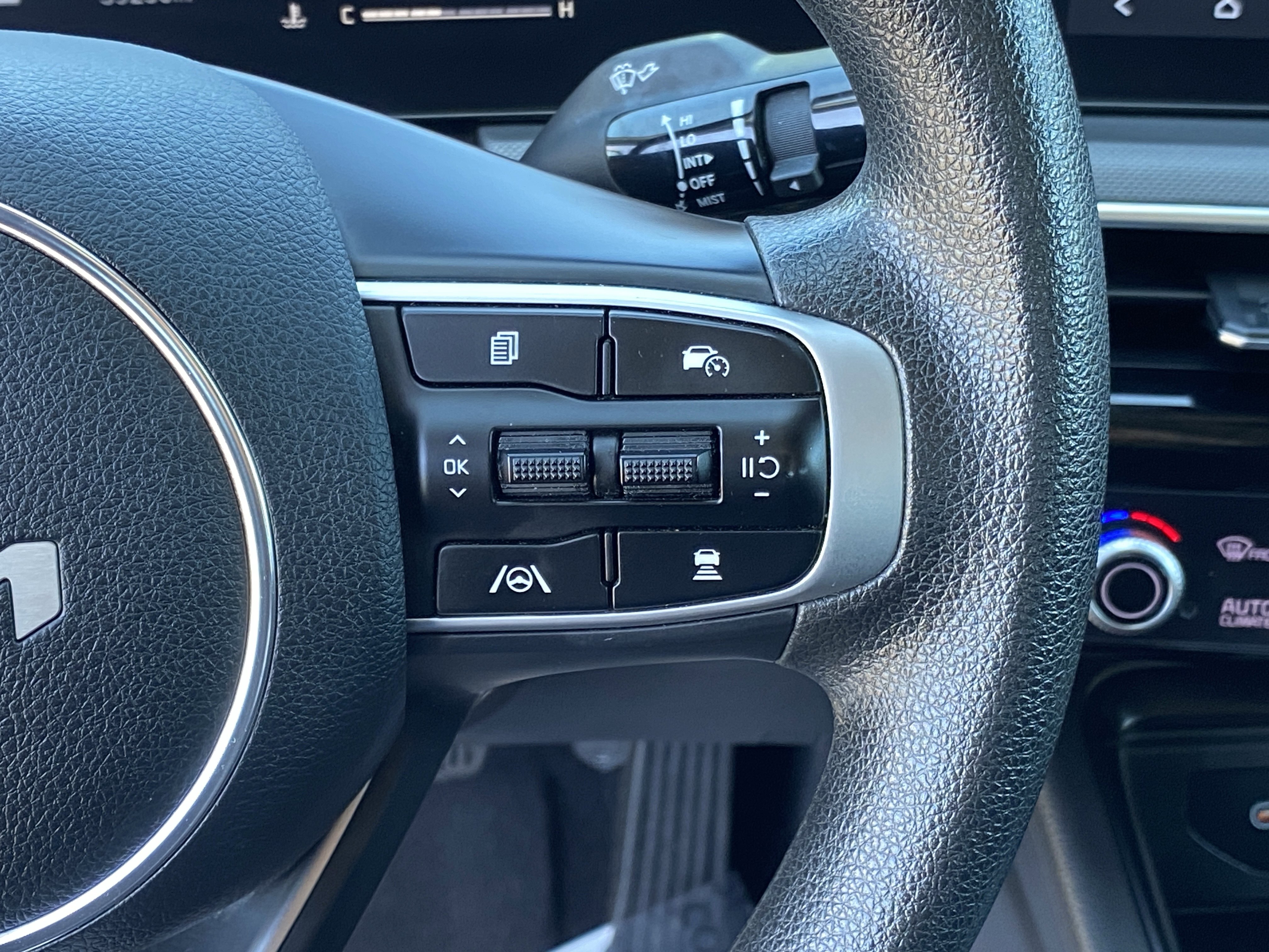 Used 2025 Kia K5 LXS FWD image 26