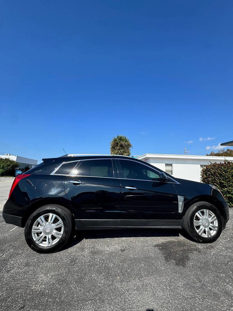 Used 2015 Cadillac SRX Luxury w/ Driver Awareness Package FWD image 8