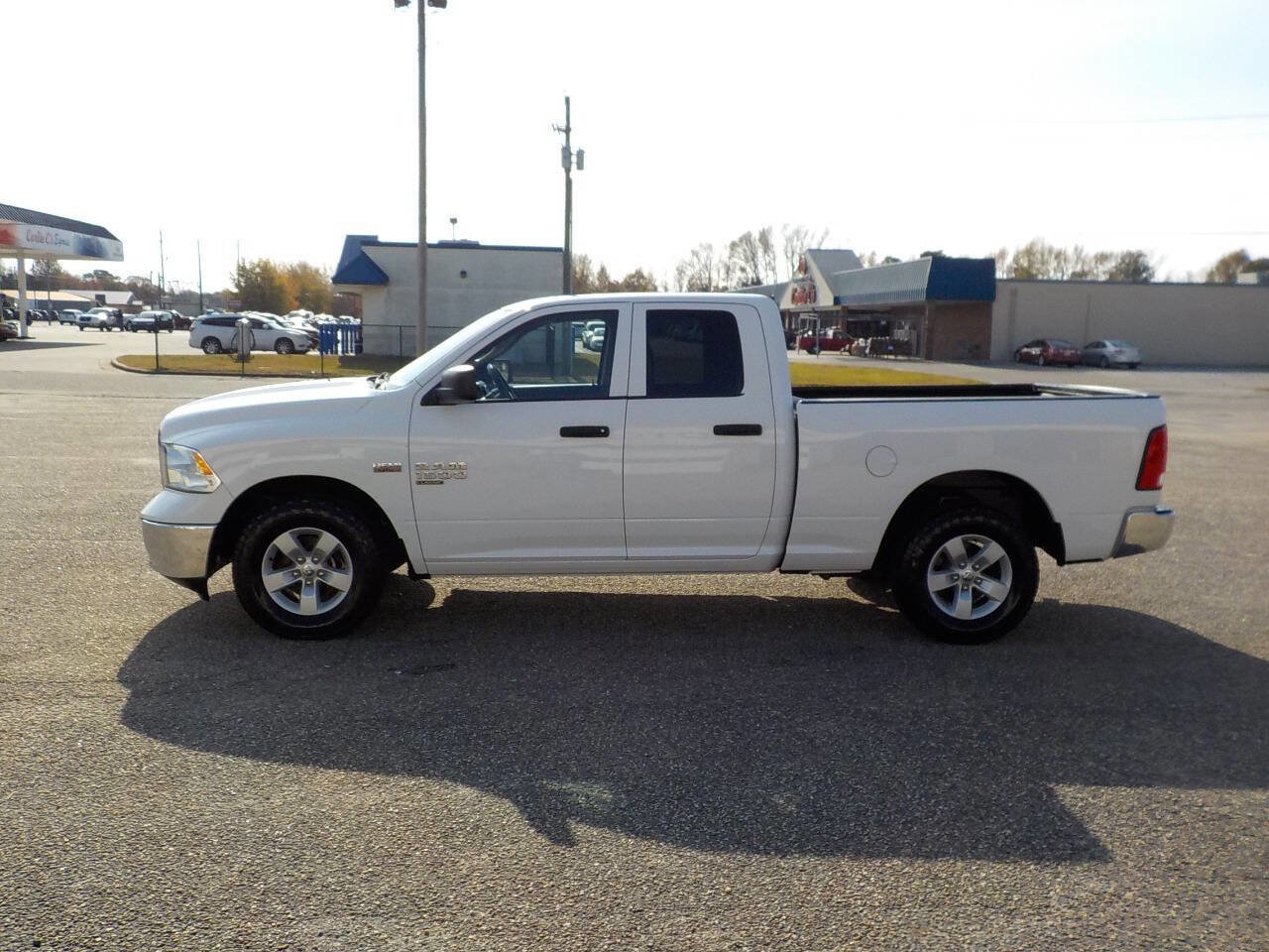 Used 2019 RAM 1500 Tradesman w/ Chrome Appearance Group RWD image 2