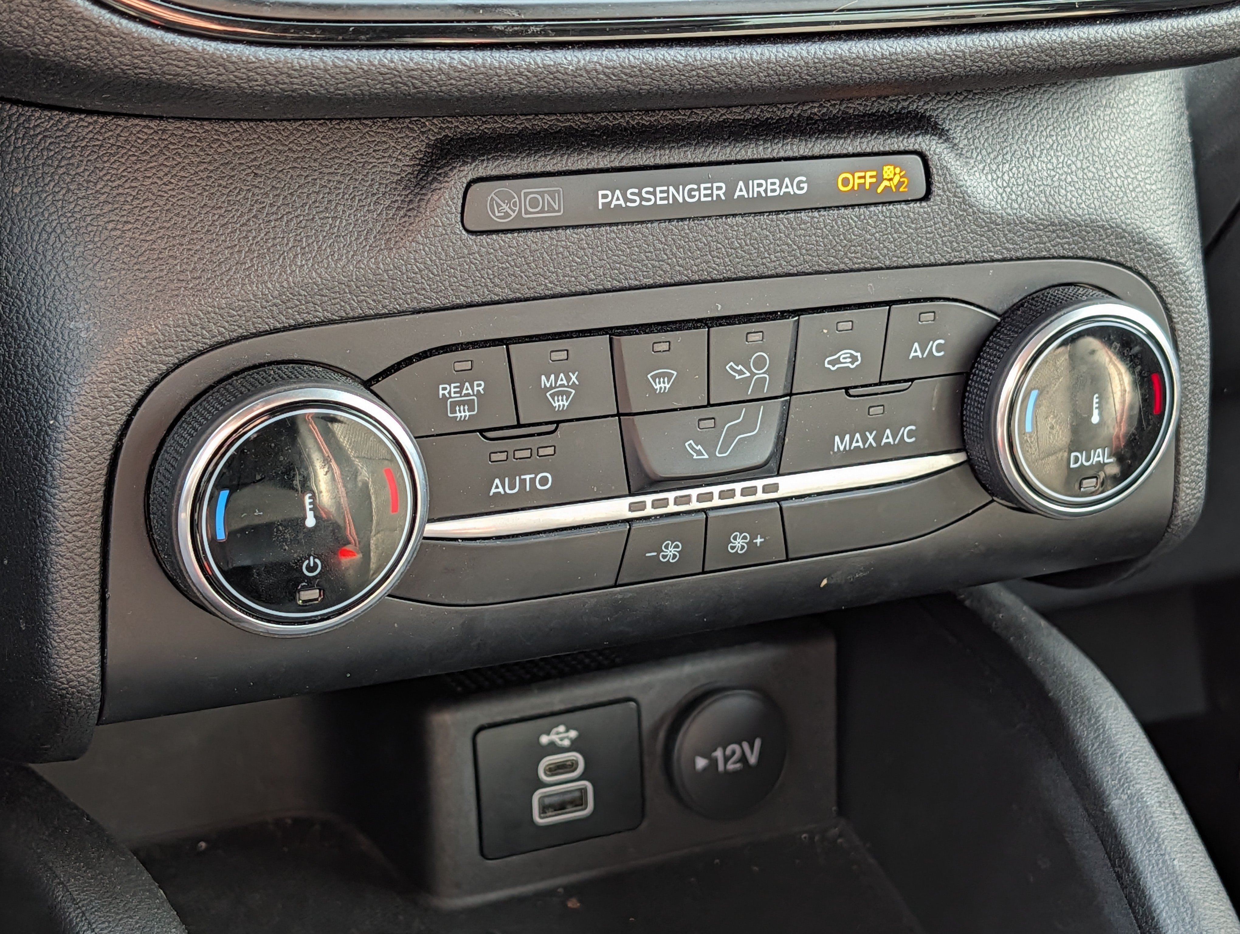 Used 2025 Ford Escape ST-Line AWD/4WD image 23