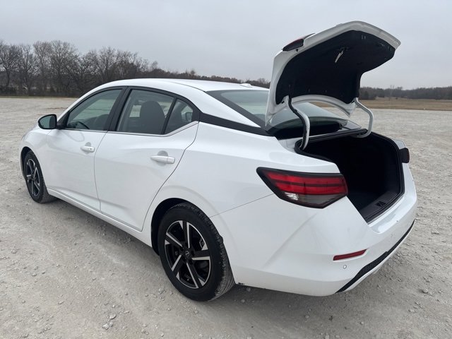 Used 2024 Nissan Sentra SV image 4