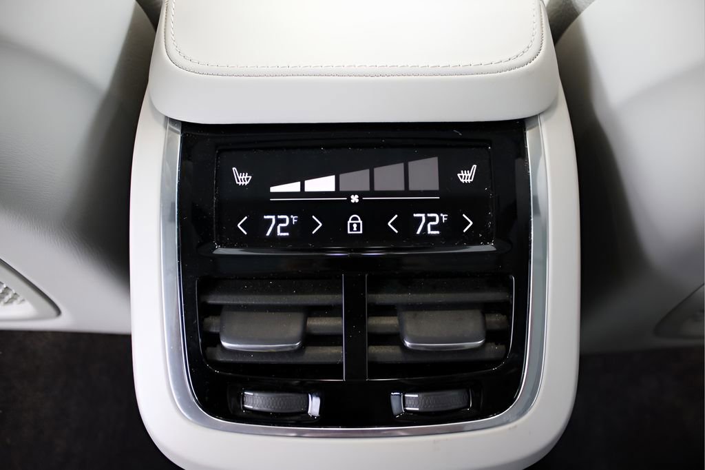 Used 2025 Volvo XC90 B6 Plus w/ Protection Package Premier AWD/4WD image 35