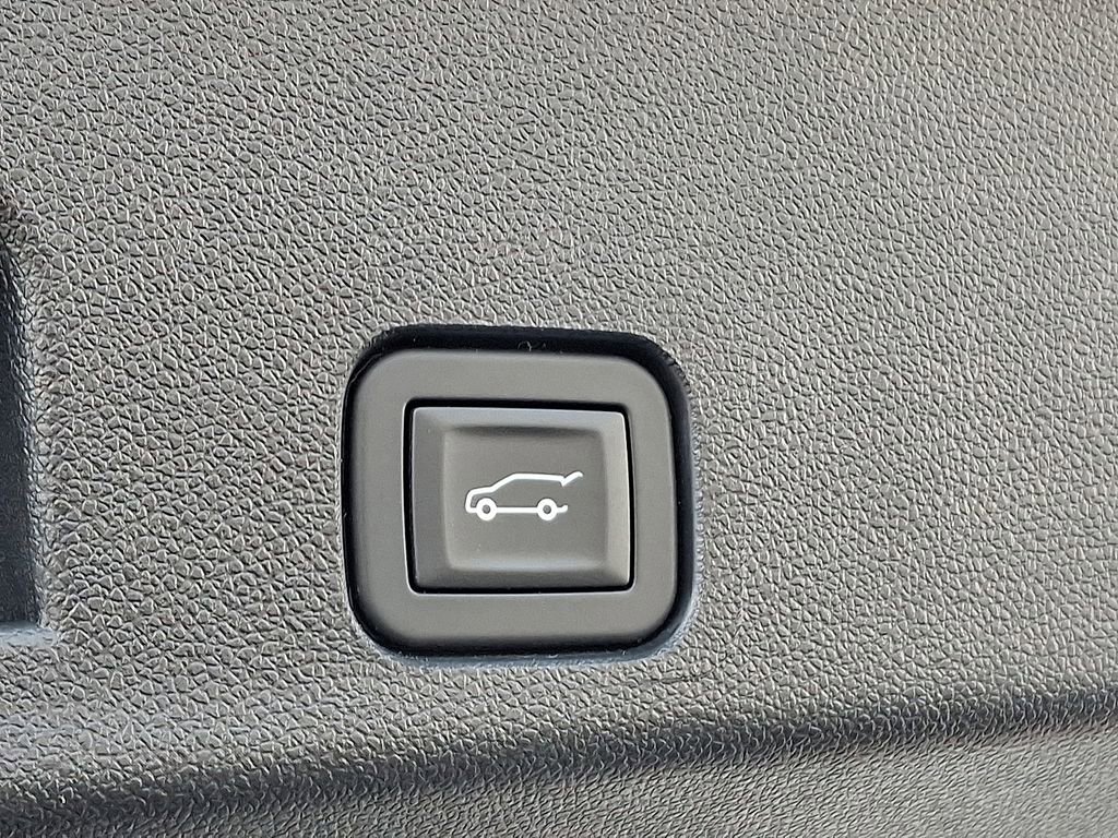 Certified 2025 Chevrolet Traverse LT image 32