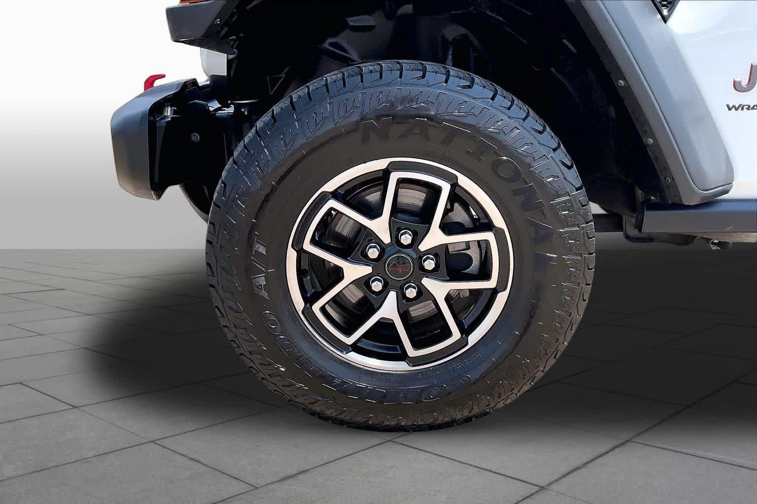 Used 2024 Jeep Wrangler Unlimited Rubicon AWD/4WD image 10