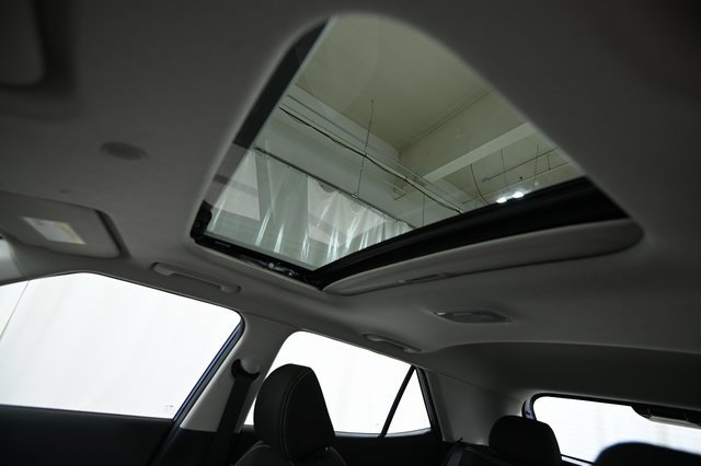 Used 2022 Hyundai Venue SEL image 20