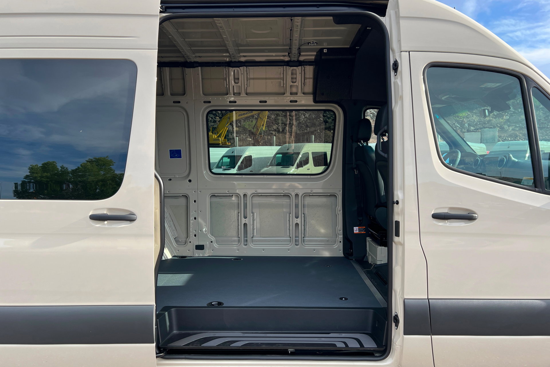 New 2026 Mercedes-Benz Sprinter 2500 image 18