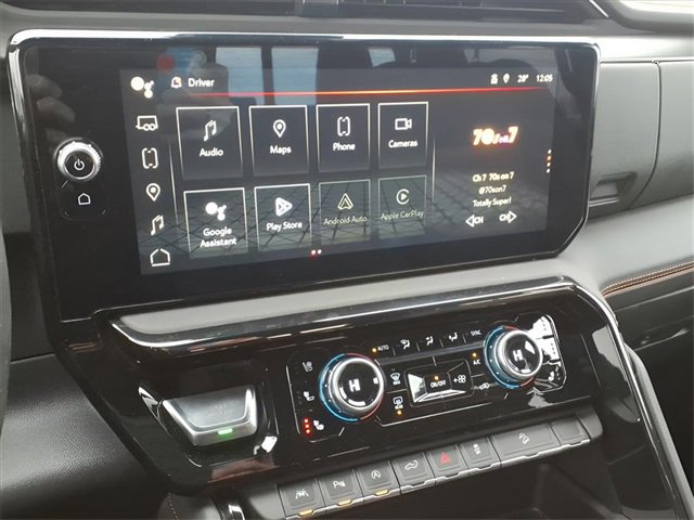 Used 2024 GMC Sierra 1500 AT4 w/ Technology Package image 9