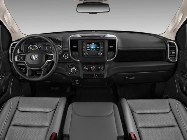 Used 2025 RAM 1500 Big Horn AWD/4WD image 3