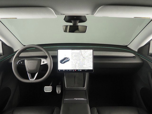 Used 2026 Tesla Model Y Long Range RWD image 3
