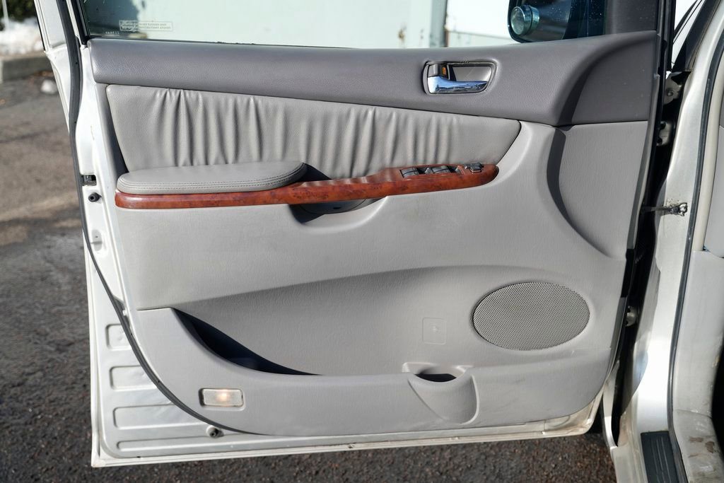 Used 2005 Toyota Sienna XLE image 19