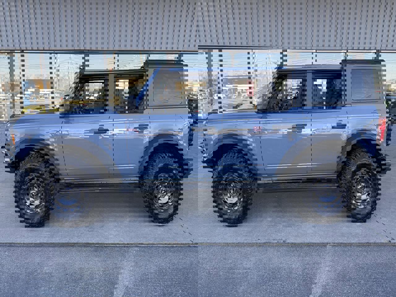 Used 2024 Ford Bronco Black Diamond image 9