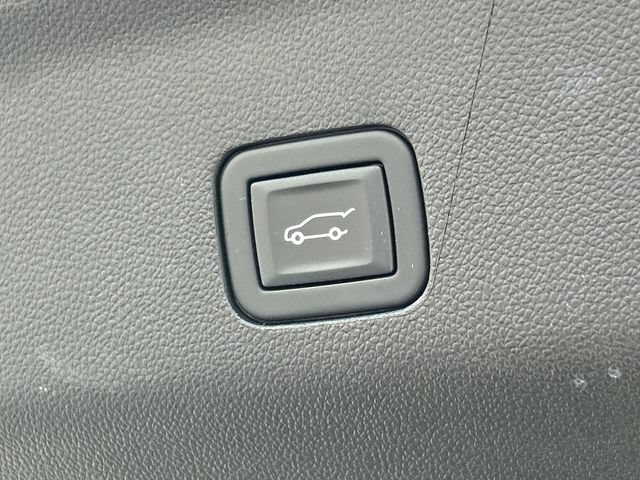 Used 2023 Cadillac Escalade Sport w/ LPO, ONYX Package AWD/4WD image 16