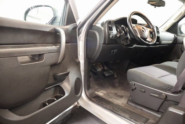 Used 2013 Chevrolet Silverado 2500 LT w/ Interior Plus Package image 8