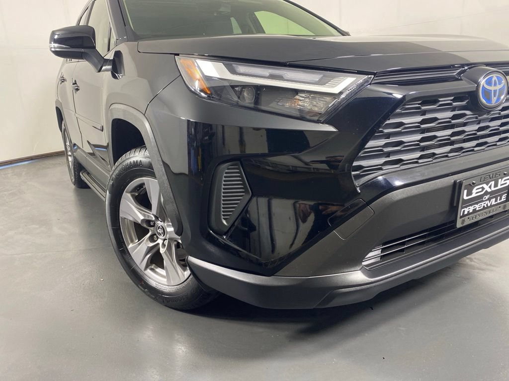 Used 2022 Toyota RAV4 XLE w/ Convenience Package AWD/4WD image 3