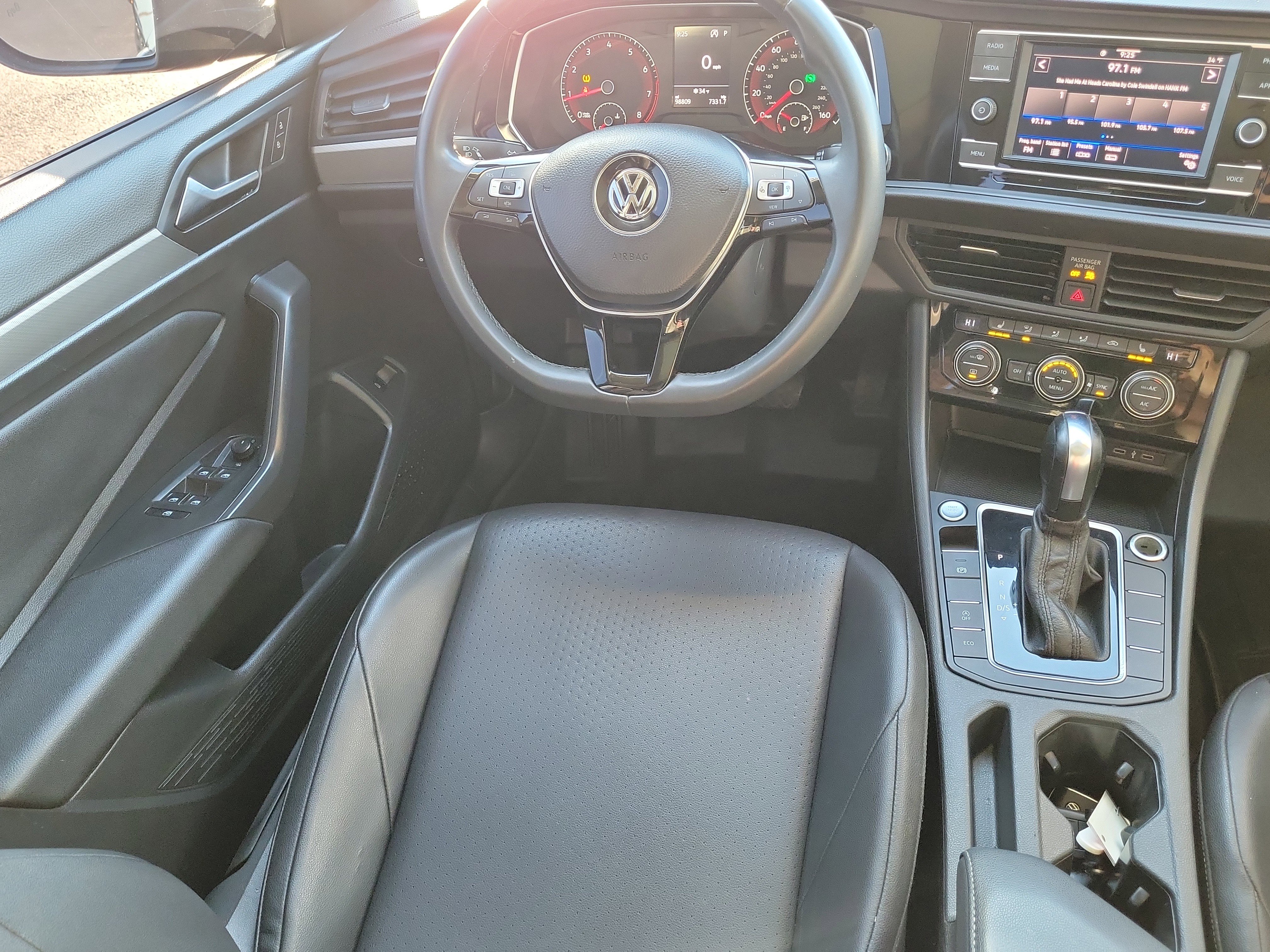 Used 2020 Volkswagen Jetta SE image 11