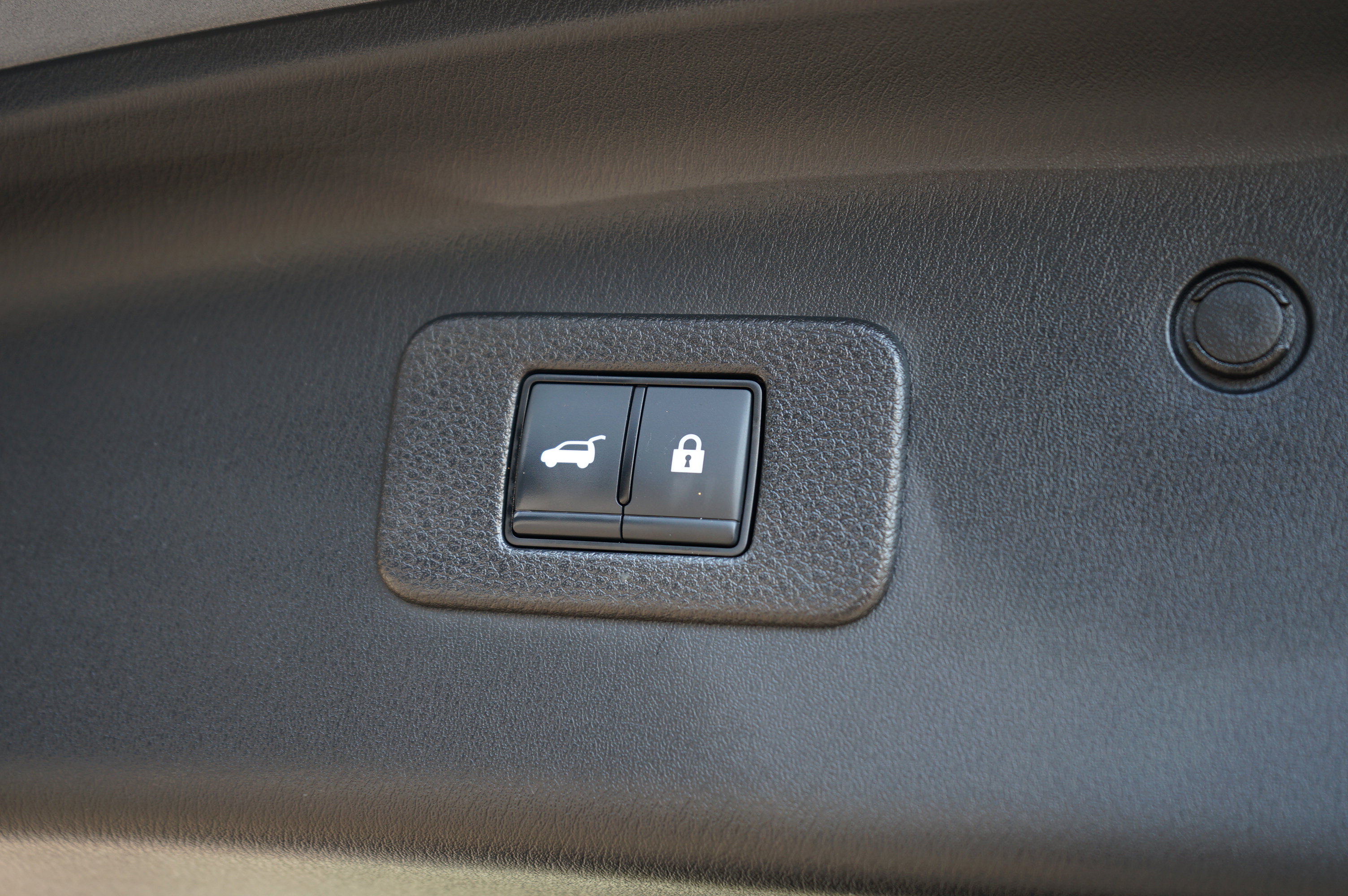 Used 2024 Nissan Armada Platinum w/ Captain's Chairs Package image 13