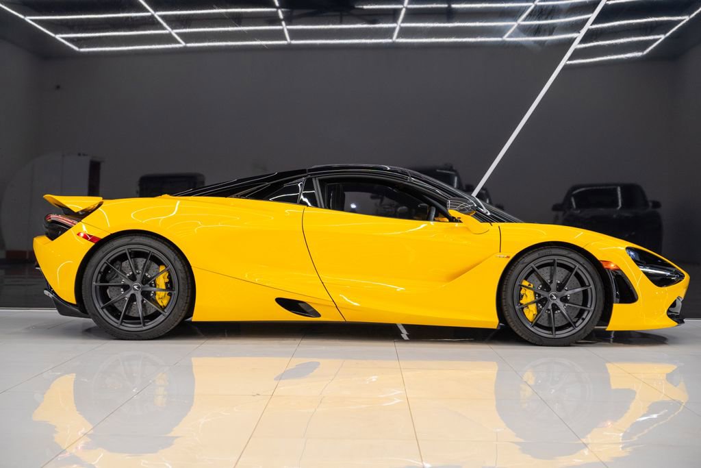 Used 2023 McLaren 720S Luxury image 13