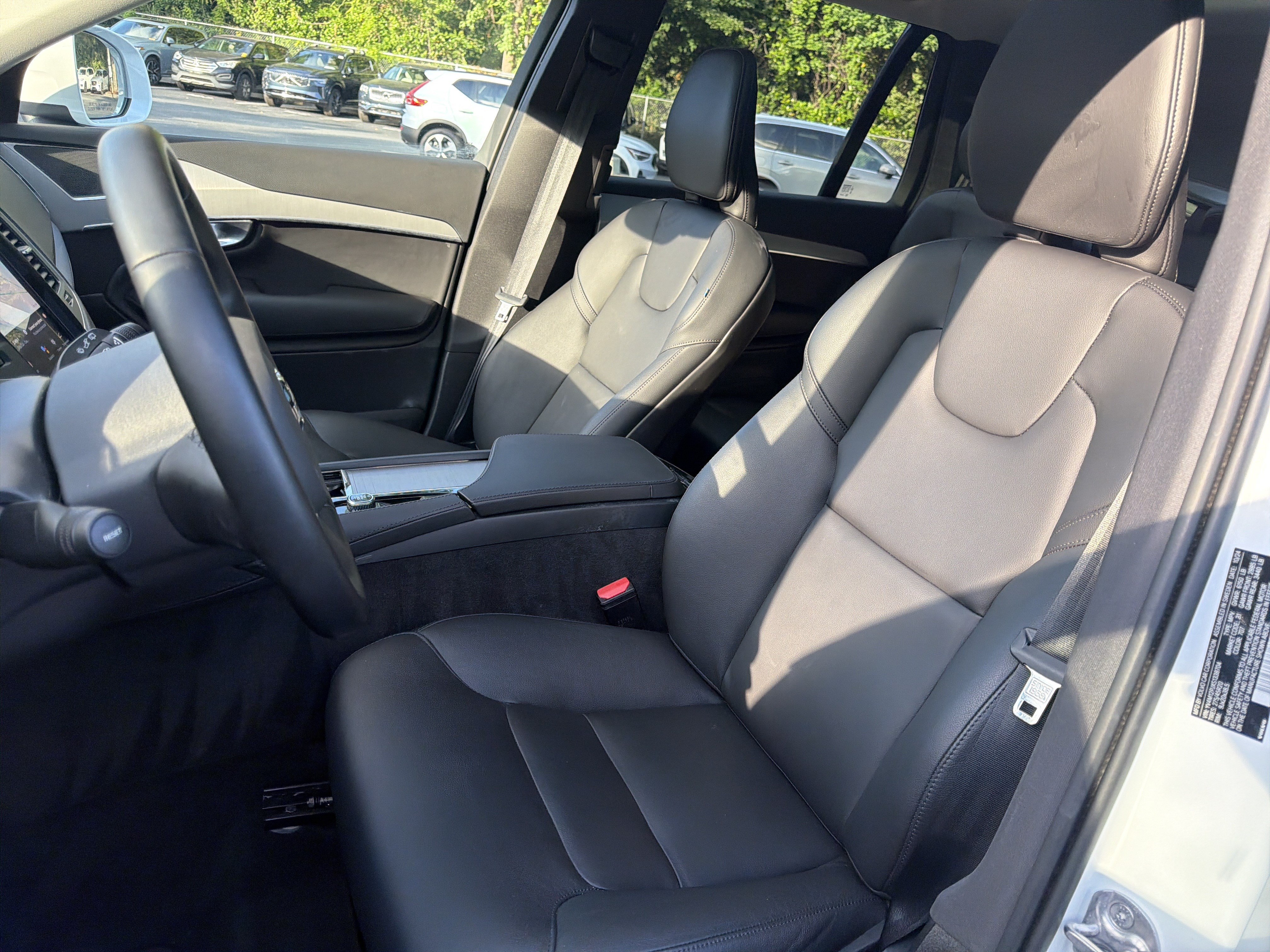 Certified 2025 Volvo XC90 B5 Core AWD/4WD image 16