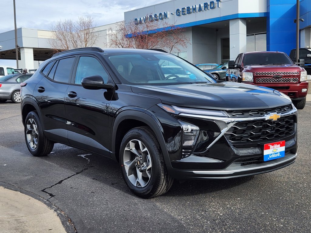 New 2026 Chevrolet Trax LT w/ Driver Confidence Package FWD image 5