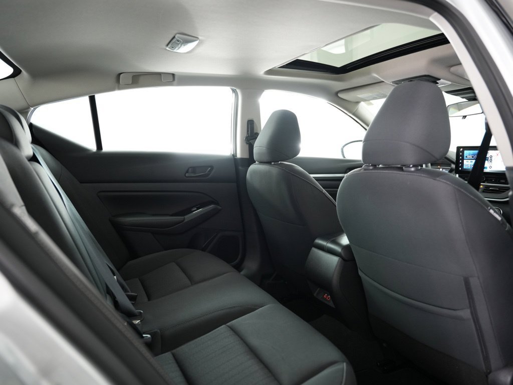 Used 2023 Nissan Altima 2.5 SV w/ SV Premium Package FWD image 35