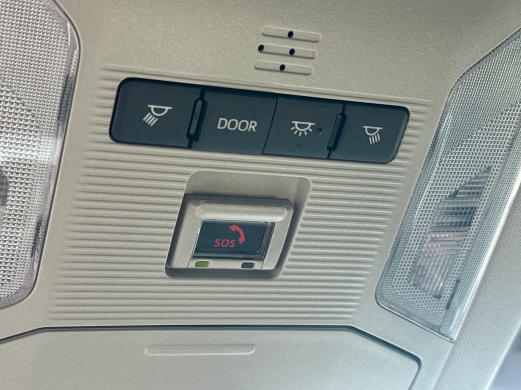 Used 2025 Toyota RAV4 XLE AWD/4WD image 29