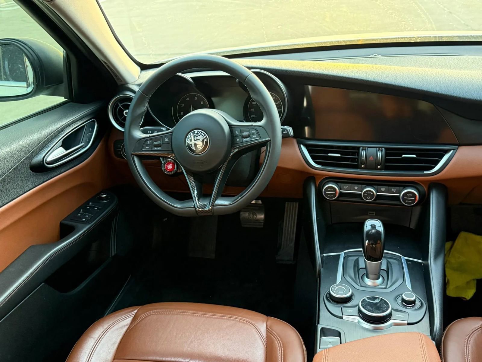 Used 2017 Alfa Romeo Giulia image 14