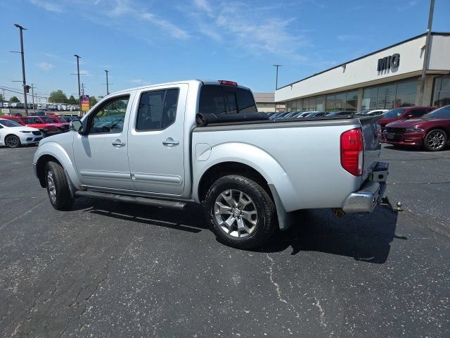Used 2015 Nissan Frontier SL w/ Moonroof Package AWD/4WD image 4